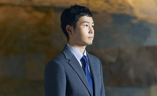 美しいエッジが際立つ凛とした存在感 落ち着いた輝きを放つ新たなデザイン